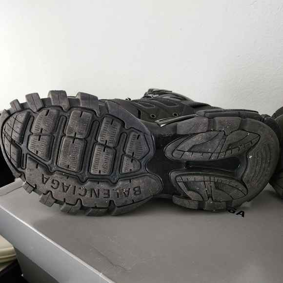 Balenciaga Track High Trainers - Picture 3 of 6